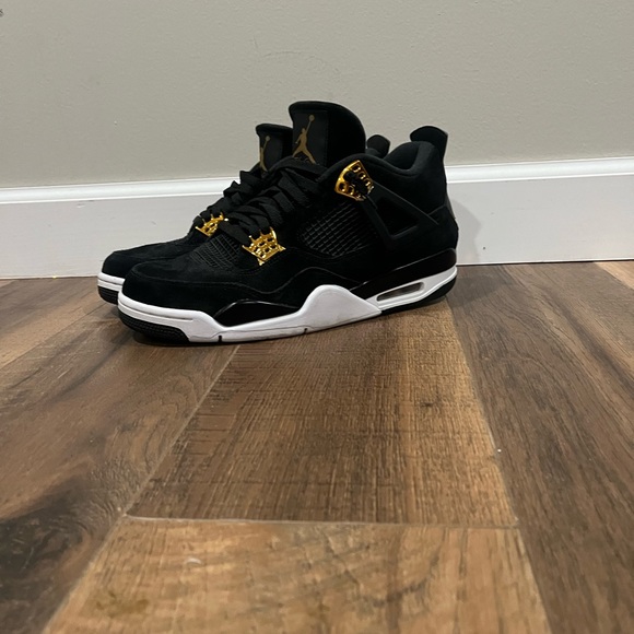 Size 11 Jordan 4 Royalty Pretty new (Worn a few times) - Picture 1 of 4